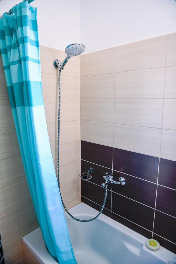 Villa Kuci, Drobonik Μπεράτ Εξωτερικό φωτογραφία