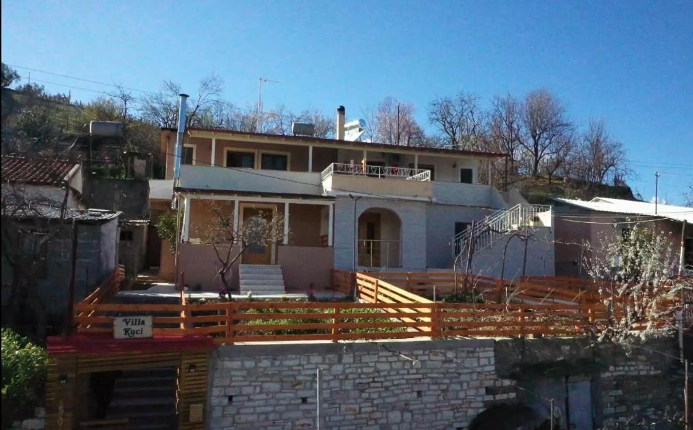 Villa Kuci, Drobonik Μπεράτ Εξωτερικό φωτογραφία